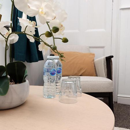 Cardiff City Guesthouse, Central Rooms, Fast Wi-Fi, On-Street Parking المظهر الخارجي الصورة