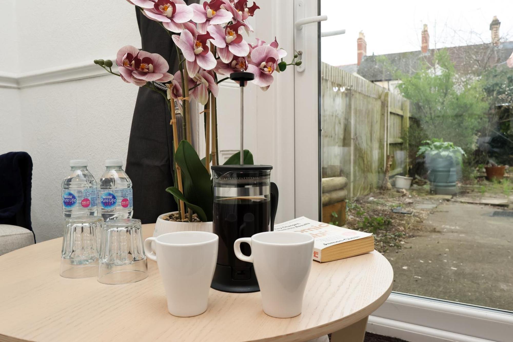 Cardiff City Guesthouse, Central Rooms, Fast Wi-Fi, On-Street Parking المظهر الخارجي الصورة